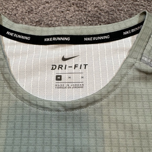 Nike Dri-fit T-shirt - Picture 4 of 5
